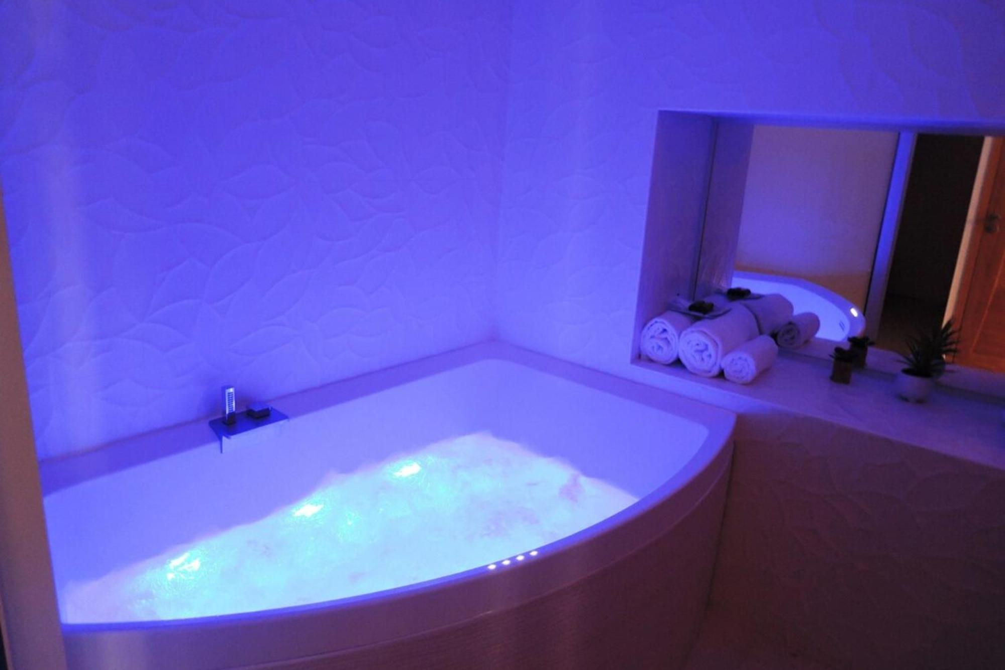 L'Eau Vive Jacuzzi Et Sauna En Vieille Ville 5 Annecy Eksteriør billede